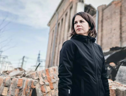 Annalena Baerbock, vizita surpriza in Ucraina. Germania promite mai multe arme