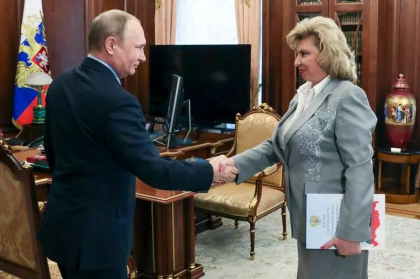Vladimir Putin cere prin interpusi Turciei sa nu mai trimita armament Ucrainei
Vladimir Putin cere prin interpusi Turciei sa nu mai trimita armament Ucrainei