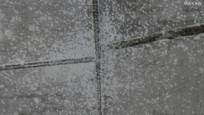 Imagini din satelit. Cum arata un camp bombardat din apropiere de Bahmut - VIDEO