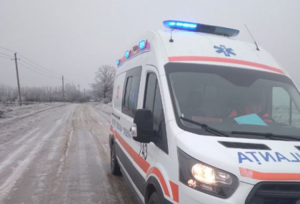 Ghetusul a dat batai de cap soferilor. S-au produs mai multe accidente pe drumurile din tara, iar salvatorii au intervenit pentru a debloca unele masini, dar si ambulante. Precizarile IGSU Ghetusul a dat batai de cap soferilor. S-au produs mai multe accidente pe drumurile din tara, iar salvatorii au intervenit pentru a debloca unele masini, dar si ambulante. Precizarile IGSU