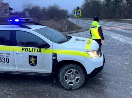 Doua persoane au murit, iar noua au ajuns la spital, in urma accidentelor de ieri din cauza ghetusului. Recomandarile politiei 