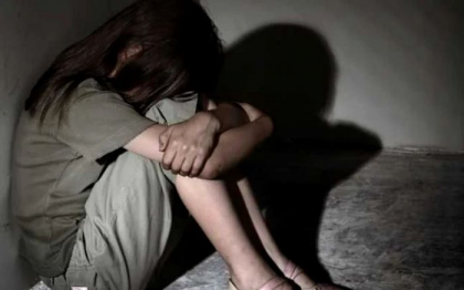 Un barbat - condamnat la 15 ani de inchisoare cu executare, dupa ce si-a abuzat sexual fiica biologica mai mult de 3 ani Un barbat - condamnat la 15 ani de inchisoare cu executare, dupa ce si-a abuzat sexual fiica biologica mai mult de 3 ani