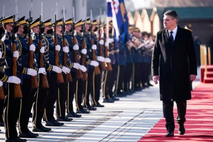 Presedintele unei tari UE sare in apararea lui Viktor Orban: Planul nu poate fi sanctionarea Rusiei. Ar trebui sa fim sclavi americani?
Presedintele unei tari UE sare in apararea lui Viktor Orban: Planul nu poate fi sanctionarea Rusiei. Ar trebui sa fim sclavi americani?