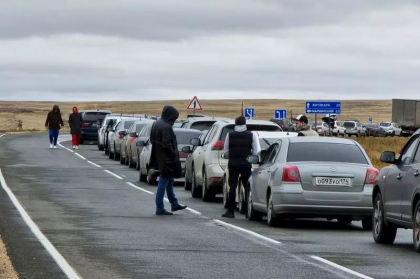 Kazahstanul le face vant rusilor care au fugit de mobilizarea decretata de Vladimir Putin
Kazahstanul le face vant rusilor care au fugit de mobilizarea decretata de Vladimir Putin