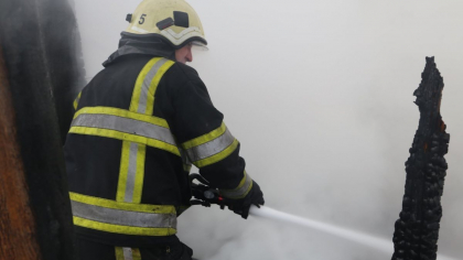 Caz tragic la Glodeni. Cadavrului unui barbat de 94 a fost gasit carbonizat, dupa ce casa acestuia a fost cuprinsa de flacari. De ce a izbucnit incendiul Caz tragic la Glodeni. Cadavrului unui barbat de 94 a fost gasit carbonizat, dupa ce casa acestuia a fost cuprinsa de flacari. De ce a izbucnit incendiul