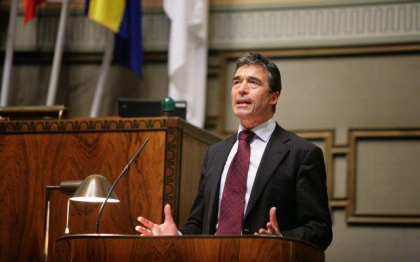 Fostul secretar general al NATO: „Ezitarile” Berlinului privind trimiterea de tancuri in Ucraina „i-au permis lui Putin sa escaladeze razboiul fara consecinte”. „Niciun argument logic” pentru reticenta Germaniei Fostul secretar general al NATO: „Ezitarile” Berlinului privind trimiterea de tancuri in Ucraina „i-au permis lui Putin sa escaladeze razboiul fara consecinte”. „Niciun argument logic” pentru reticenta Germaniei