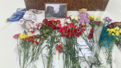 Putin ii aresteaza si pe rusii care plang. Ce au patit cativa moscoviti care au depus flori pentru victimele de la Dnipro