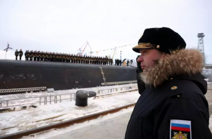 Cel mai nou submarin nuclear rusesc a plecat spre o baza temporara arctica
Cel mai nou submarin nuclear rusesc a plecat spre o baza temporara arctica
