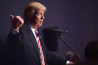 Donald Trump cere sa revina pe Facebook
