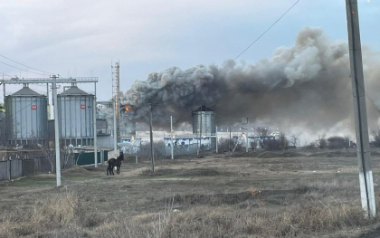 Un nou incendiu la Portul Giurgiulesti: Un alt rezervor in care erau pastrate resturi de floarea soarelui a luat foc. Pompierii au intervenit - FOTO