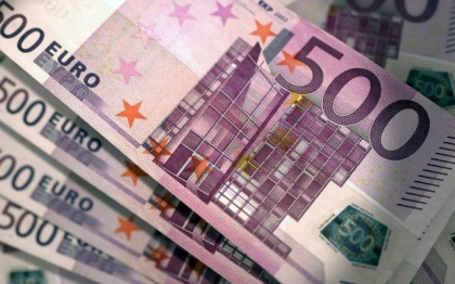 Un ministru adjunct din Ucraina a fost arestat pentru ca ar fi luat mita 400.000 de euro pentru achizitionarea de generatoare de curent
Un ministru adjunct din Ucraina a fost arestat pentru ca ar fi luat mita 400.000 de euro pentru achizitionarea de generatoare de curent