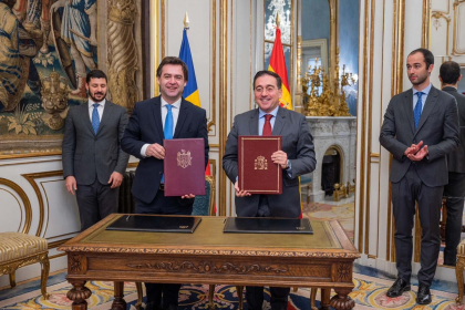 Nicu Popescu, la discutii cu ministrul spaniol al afacerilor externe, Uniunii Europene si al cooperarii, Jose Manuel Albares Bueno, la Madrid: „Vom coopera strans cu presedintia spaniola a Consiliului UE” - FOTO Nicu Popescu, la discutii cu ministrul spaniol al afacerilor externe, Uniunii Europene si al cooperarii, Jose Manuel Albares Bueno, la Madrid: „Vom coopera strans cu presedintia spaniola a Consiliului UE” - FOTO