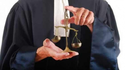 Un avocat din Balti - cercetat penal, dupa ce a cerut mita pentru a ajuta o persoana sa scape de judecata. Cum ar putea fi pedepsit acesta
Un avocat din Balti - cercetat penal, dupa ce a cerut mita pentru a ajuta o persoana sa scape de judecata. Cum ar putea fi pedepsit acesta