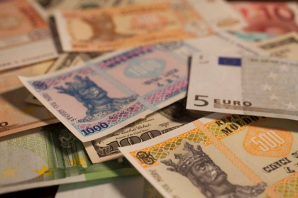 Curs valutar BNM pentru 26 ianuarie. Cat costa astazi un euro si un dolar - FOTO