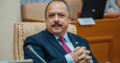 Fostul ministru al Educatiei si Cercetarii, dupa ce secretarul de stat al institutiei a demisionat: „Vor urma si alti tapi ispasitori pe care se va arunca vina pentru greselile celor care au initiat pretinsa „reforma” Fostul ministru al Educatiei si Cercetarii, dupa ce secretarul de stat al institutiei a demisionat: „Vor urma si alti tapi ispasitori pe care se va arunca vina pentru greselile celor care au initiat pretinsa „reforma”