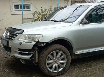 A lovit mortal un barbat si a fugit de la locul accidentului, la Singerei. Soferul - identificat de oamenii legii. Cum arata masina acestuia - FOTO