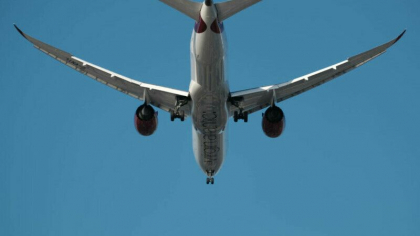 Intamplare emotionanta la bordul unui avion. O femeie a fost tinuta de mana pe tot parcursul drumului de un insotitor de zbor - FOTO
Intamplare emotionanta la bordul unui avion. O femeie a fost tinuta de mana pe tot parcursul drumului de un insotitor de zbor - FOTO