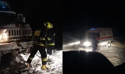 Troienele le-au creat probleme si medicilor. Doua ambulante - scoase din nameti de salvatori, dupa ce au ramas blocate, la Cahul si Taraclia. IGSU: „O ambulanta se deplasa spre pacient” - FOTO Troienele le-au creat probleme si medicilor. Doua ambulante - scoase din nameti de salvatori, dupa ce au ramas blocate, la Cahul si Taraclia. IGSU: „O ambulanta se deplasa spre pacient” - FOTO