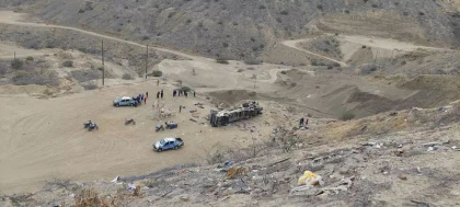 Cel putin 24 de morti dupa ce un autobuz s-a prabusit de pe o stanca, in Peru Cel putin 24 de morti dupa ce un autobuz s-a prabusit de pe o stanca, in Peru