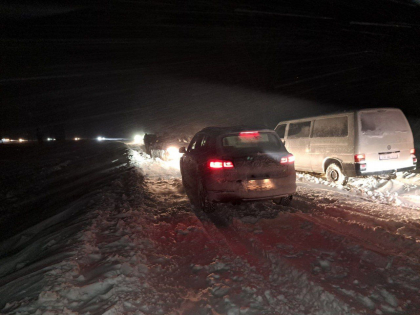 Ninsorile puternice au dat batai de cap unor soferi din sudul tarii. Mai multe camioane, autocare cu pasageri, dar si masini au ramas blocate din cauza zapezii. Datele IGSU - FOTO/VIDEO Ninsorile puternice au dat batai de cap unor soferi din sudul tarii. Mai multe camioane, autocare cu pasageri, dar si masini au ramas blocate din cauza zapezii. Datele IGSU - FOTO/VIDEO