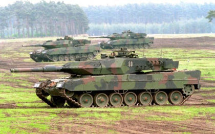 Polonia isi propune sa reduca timpul de instruire a soldatilor ucraineni pentru tancurile Leopard la 5 saptamani. Instruirea pe Leopard dureaza, de obicei, 10 saptamani
Polonia isi propune sa reduca timpul de instruire a soldatilor ucraineni pentru tancurile Leopard la 5 saptamani. Instruirea pe Leopard dureaza, de obicei, 10 saptamani