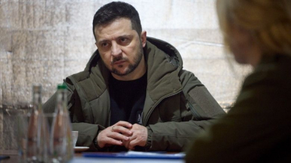 Zelenski insista asupra aderarii Ucrainei la Uniunea Europeana. ”Asteptam decizii”. In weekend are loc summitul UE-Ucraina Zelenski insista asupra aderarii Ucrainei la Uniunea Europeana. ”Asteptam decizii”. In weekend are loc summitul UE-Ucraina