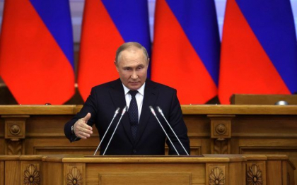 Putin a cerut Ministerului Apararii sa „elimine posibilitatea de bombardare” a teritoriilor ruse de la frontiera cu Ucraina
Putin a cerut Ministerului Apararii sa „elimine posibilitatea de bombardare” a teritoriilor ruse de la frontiera cu Ucraina
