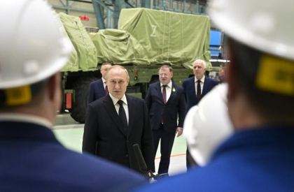 Financial Times: Cum s-a intersectat razboiul din Ucraina cu razboaiele culturale. Putin si-a gasit prieteni in Vest pozand in aparator al valorilor traditionale Financial Times: Cum s-a intersectat razboiul din Ucraina cu razboaiele culturale. Putin si-a gasit prieteni in Vest pozand in aparator al valorilor traditionale