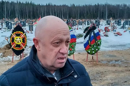 Prigojin ii contrazice pe separatistii pro-rusi si neaga incercuirea orasului Bahmut: „Cand va fi cucerit, o veti afla fara indoiala”
Prigojin ii contrazice pe separatistii pro-rusi si neaga incercuirea orasului Bahmut: „Cand va fi cucerit, o veti afla fara indoiala”