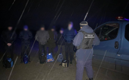Alti sase barbati ucraineni - retinuti intr-un sat din nordul tarii, dupa ce au intrat ilegal in Republica Moldova din Ucraina - FOTO 