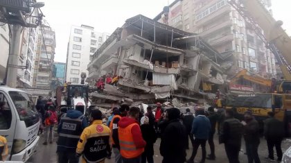 Ultima ora. Un nou cutremur de peste 7 grade pe scara Richter a lovit sudul Turciei, la noua ore dupa seismul de 7,8 grade Ultima ora. Un nou cutremur de peste 7 grade pe scara Richter a lovit sudul Turciei, la noua ore dupa seismul de 7,8 grade