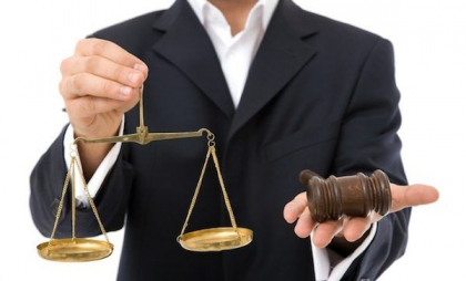 Avocatul Ion Moraru - condamnat la trei ani de inchisoare, pentru trafic de influenta. Decizia irevocabila a magistratilor de la Curtea Suprema de Justitie Avocatul Ion Moraru - condamnat la trei ani de inchisoare, pentru trafic de influenta. Decizia irevocabila a magistratilor de la Curtea Suprema de Justitie