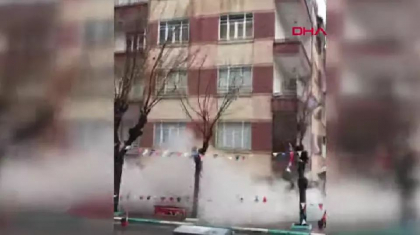 Momentul in care un bloc de sase etaje se prabuseste in Sanliurfa, ca urmare a cutremurului puternic care a lovit Turcia - VIDEO Momentul in care un bloc de sase etaje se prabuseste in Sanliurfa, ca urmare a cutremurului puternic care a lovit Turcia - VIDEO