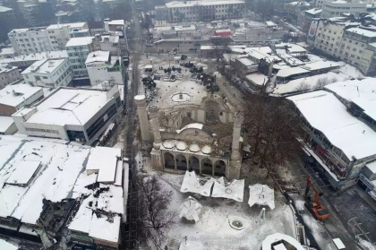 Mai multe provincii din estul Turciei se afla sub avertizare de vreme rea. In regiunile lovite de cutremur este mai frig decat de obicei
Mai multe provincii din estul Turciei se afla sub avertizare de vreme rea. In regiunile lovite de cutremur este mai frig decat de obicei