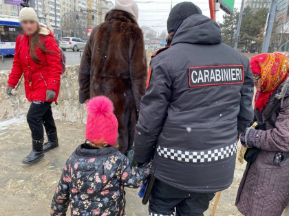 O fetita de trei ani s-a ratacit pe o strada din Chisinau. Cine a ajutat-o sa ajunga acasa
O fetita de trei ani s-a ratacit pe o strada din Chisinau. Cine a ajutat-o sa ajunga acasa