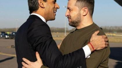 Ce au mancat Rishi Sunak si Volodimir Zelenski. Cadoul deosebit oferit de premierul englez presedintelui Ucrainei Ce au mancat Rishi Sunak si Volodimir Zelenski. Cadoul deosebit oferit de premierul englez presedintelui Ucrainei