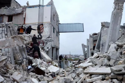 Un nou miracol in mijlocul dezastrului din Siria - VIDEO Un nou miracol in mijlocul dezastrului din Siria - VIDEO