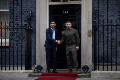 Downing Street: Marea Britanie analizeaza "in mod activ" posibilitatea de a furniza avioane Ucrainei
