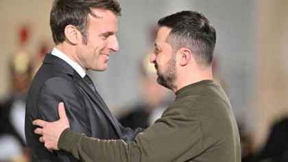 Macron i-a acordat Legiunea de Onoare lui Zelenski Macron i-a acordat Legiunea de Onoare lui Zelenski