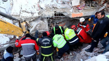 „Nu-ti pierde speranta!”. Mesajul scris pe perete de un tanar, salvat la 64 de ore dupa cutremurul din Turcia - FOTO „Nu-ti pierde speranta!”. Mesajul scris pe perete de un tanar, salvat la 64 de ore dupa cutremurul din Turcia - FOTO