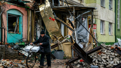 Un voluntar american a fost ucis in Bahmut in timp ce ajuta civili ucraineni
Un voluntar american a fost ucis in Bahmut in timp ce ajuta civili ucraineni