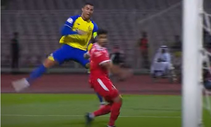 Cristiano Ronaldo bate recorduri si in Arabia Saudita. Portughezul a marcat patru goluri pentru Al-Nassr in meciul de campionat, iar echipa sa a urcat pe primul loc - VIDEO Cristiano Ronaldo bate recorduri si in Arabia Saudita. Portughezul a marcat patru goluri pentru Al-Nassr in meciul de campionat, iar echipa sa a urcat pe primul loc - VIDEO