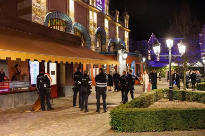 Alerta la concursul Miss Belgia: Un barbat inarmat voia sa comita un atac
Alerta la concursul Miss Belgia: Un barbat inarmat voia sa comita un atac