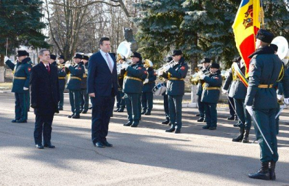 Ministrul Fortelor Armate ale Regatului Unit al Marii Britanii si Irlandei de Nord, James Heappey, efectueaza, in premiera, o vizita oficiala in Republica Moldova - VIDEO Ministrul Fortelor Armate ale Regatului Unit al Marii Britanii si Irlandei de Nord, James Heappey, efectueaza, in premiera, o vizita oficiala in Republica Moldova - VIDEO