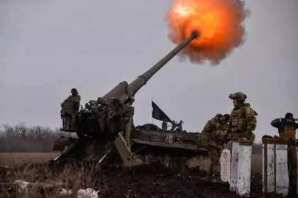 Fortele rusesti bombardeaza „nebuneste si haotic” orasul Bahmut
Fortele rusesti bombardeaza „nebuneste si haotic” orasul Bahmut
