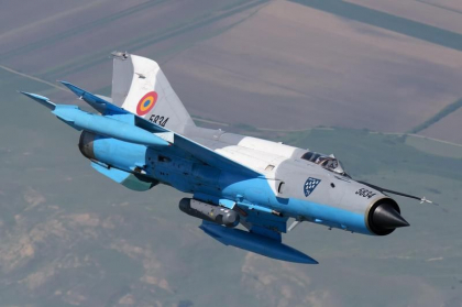 Armata romana a depistat un obiect neidentificat asemanator cu un balon meteorologic deasupra sud-estului Romaniei. Obiectul nu a fost reperat apoi de avioanele de vanatoare Armata romana a depistat un obiect neidentificat asemanator cu un balon meteorologic deasupra sud-estului Romaniei. Obiectul nu a fost reperat apoi de avioanele de vanatoare
