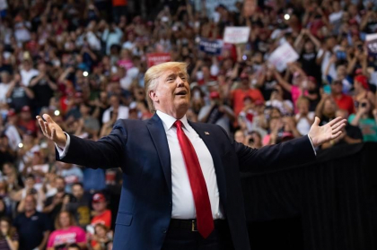 Donald Trump si-a aflat primul contracandidat republican la alegerile prezidentiale din 2024 - VIDEO