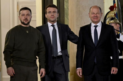 Macron avertizeaza ca „nu este momentul” pentru dialog cu Rusia. Vestul trebuie sa intensifice sprijinul militar pentru Ucraina