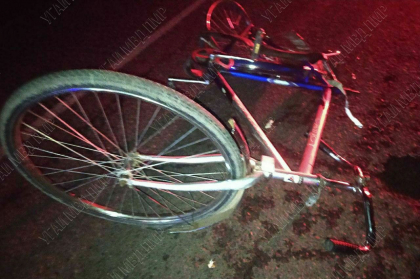 Tragic. Un barbat a murit, dupa ce a fost lovit de o Tesla, in timp ce se deplasa cu bicicleta, la Tiraspol - FOTO