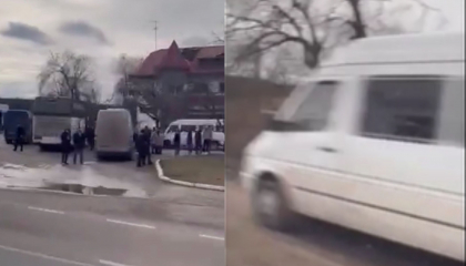 Zeci de autocare si microbuze cu protestarii partidului SOR - surprinse venind spre capitala - VIDEO Zeci de autocare si microbuze cu protestarii partidului SOR - surprinse venind spre capitala - VIDEO